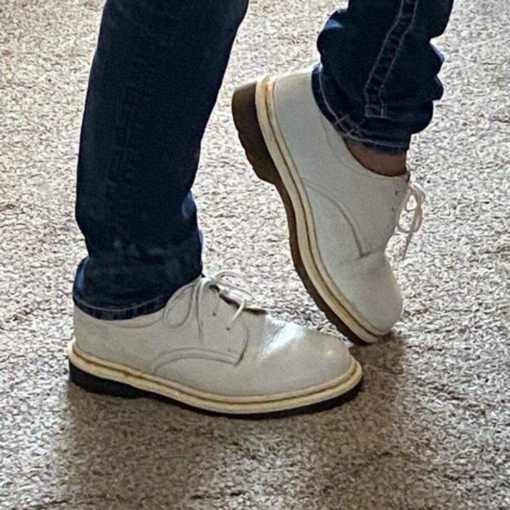 Vintage Dr. Marten white Oxford shoes 1993 made in England EUC W 7 RARE DOCS